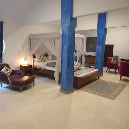 Blue Garden Boutique Hotel Jepara Buitenkant foto