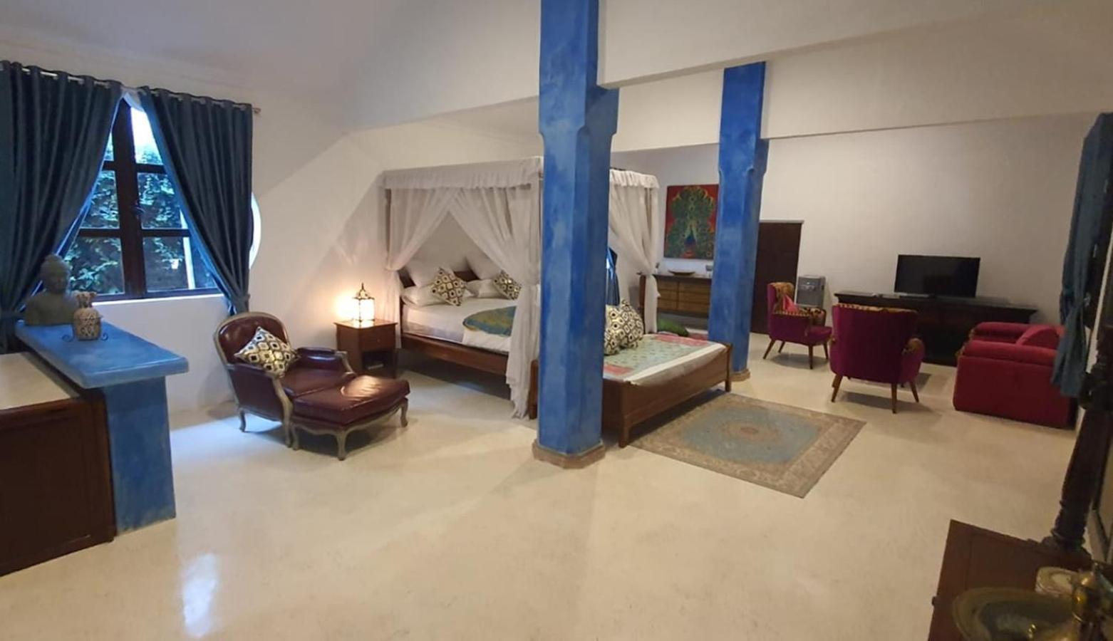 Blue Garden Boutique Hotel Jepara Buitenkant foto