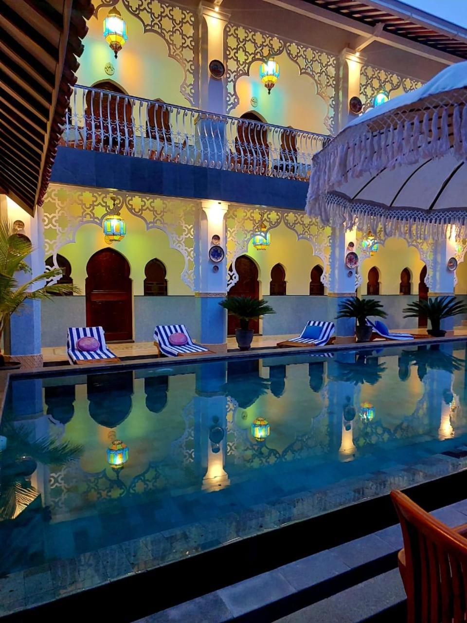 Blue Garden Boutique Hotel Jepara Buitenkant foto