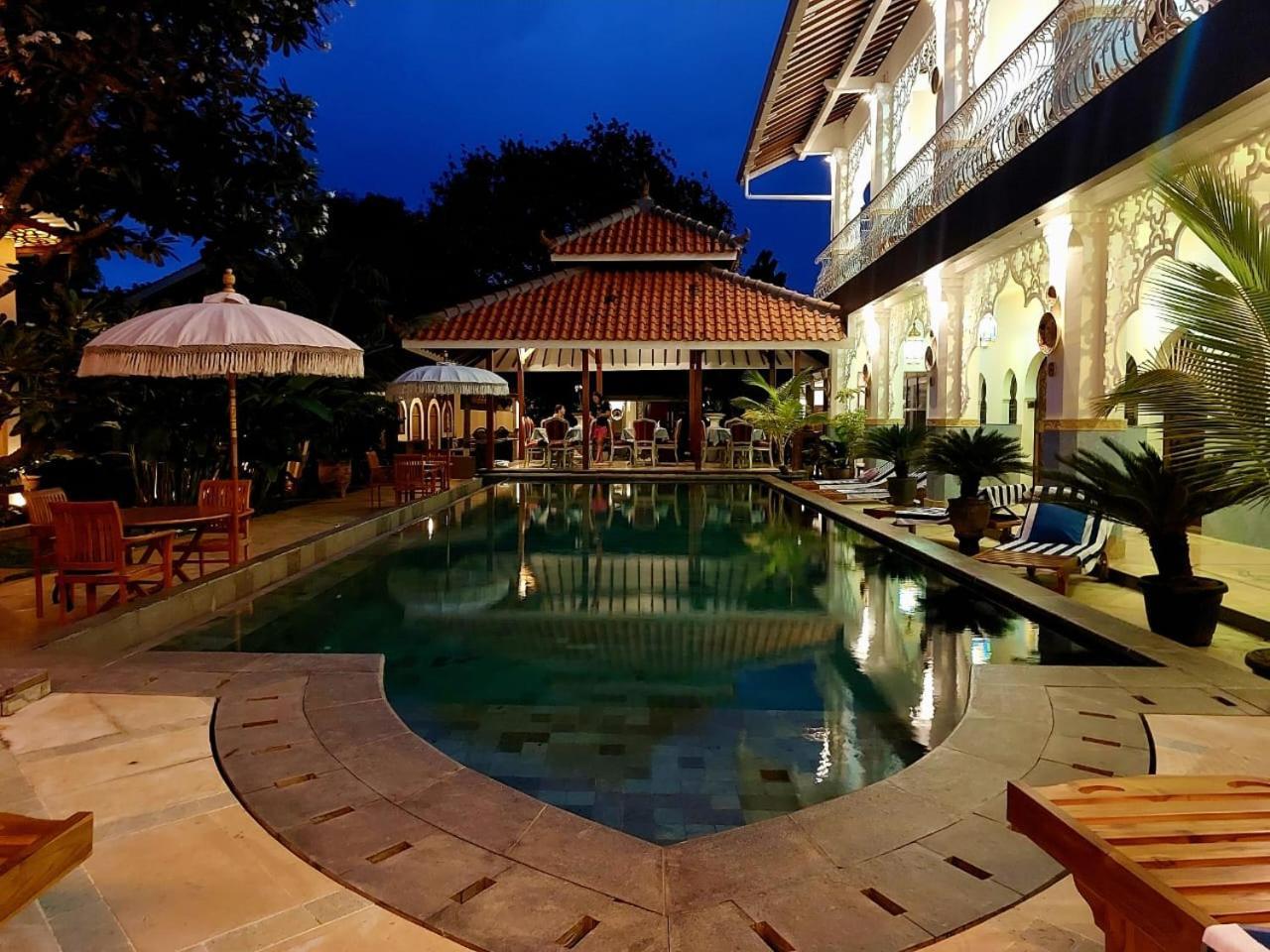 Blue Garden Boutique Hotel Jepara Buitenkant foto